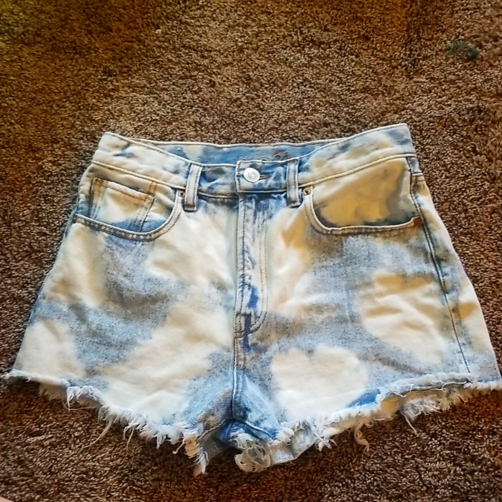 Rue 21 distressed, tie-dyed shorts
